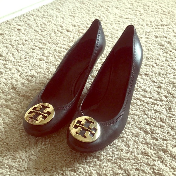 Tory Burch Shoes - Tory Burch black leather pumps